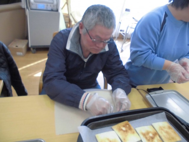 ステンドグラストースト