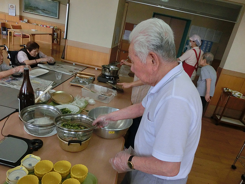 昼食作り - ケアハウス福山