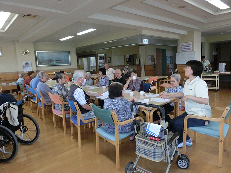 入居者懇談会 - ケアハウス福山