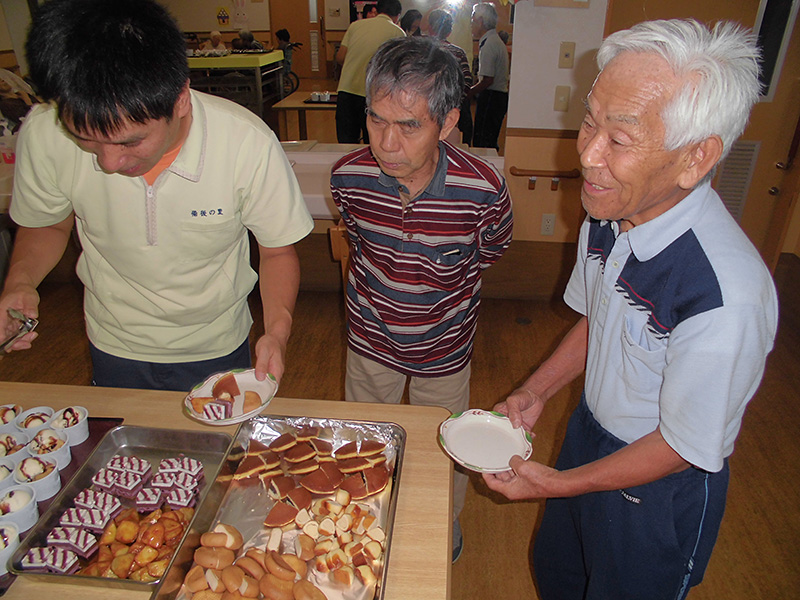 おやつバイキング - ショートまなぐら