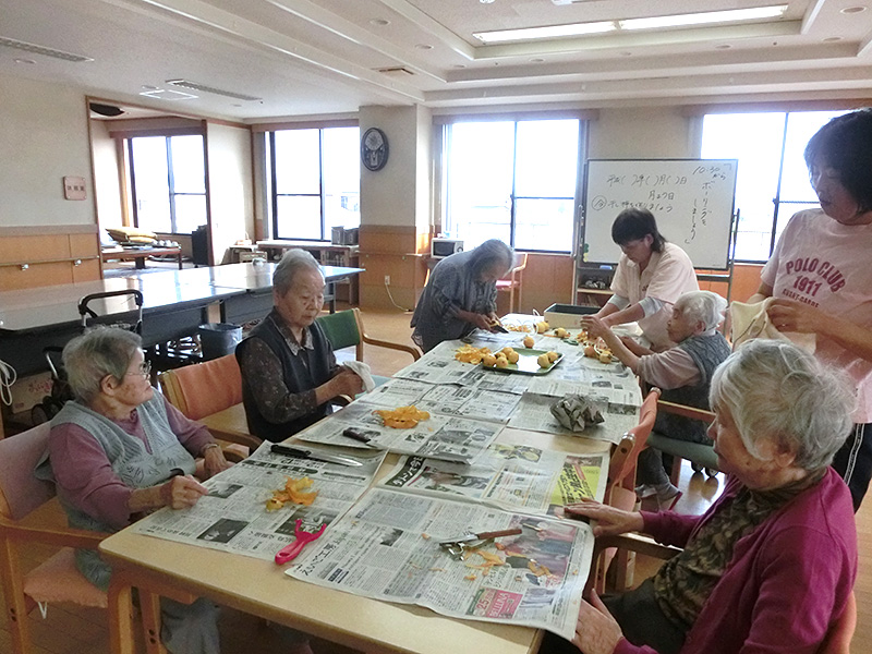 干し柿づくり - ケアハウス福山