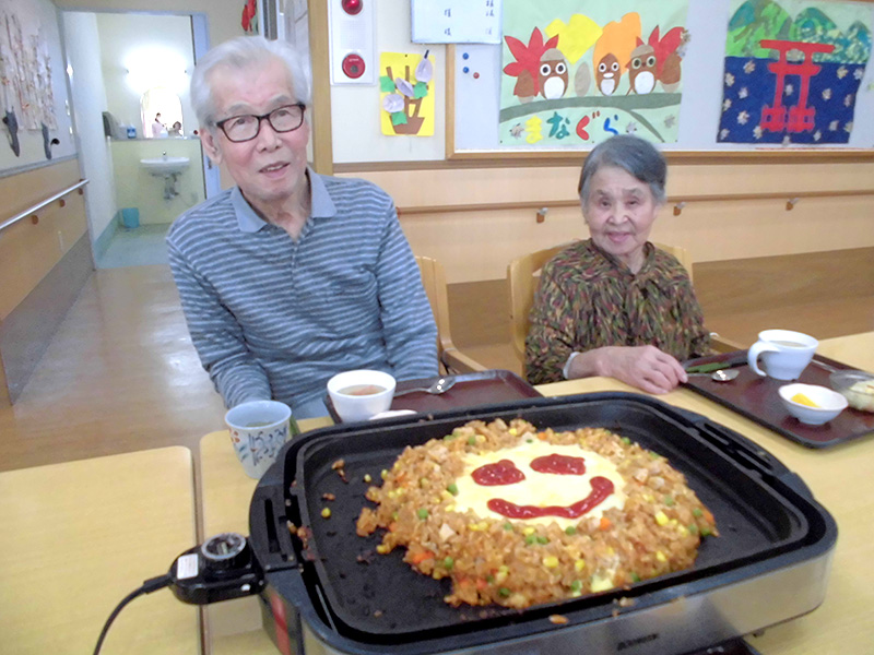 ホットプレートでオムライス④ - デイまなぐら