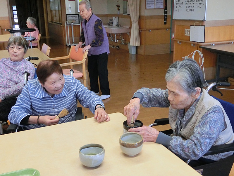 お抹茶たて - ケアハウス福山