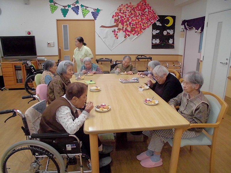 おやつバイキング② - ショートまなぐら