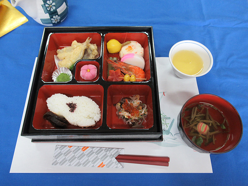 迎春松花堂弁当 - ケアハウス福山