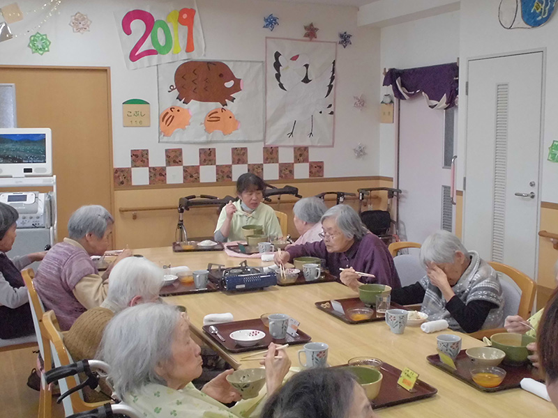 お鍋「ハヤシうどん鍋」1 - ショートまなぐら