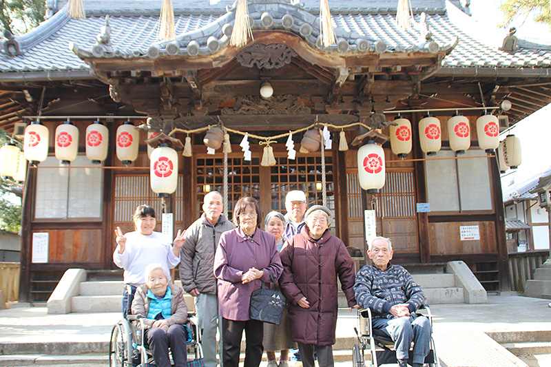 初詣① - デイまなぐら