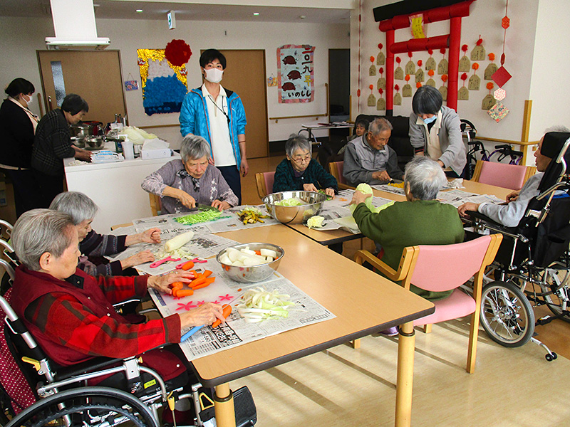 昼食作り - 小多機まなぐら南