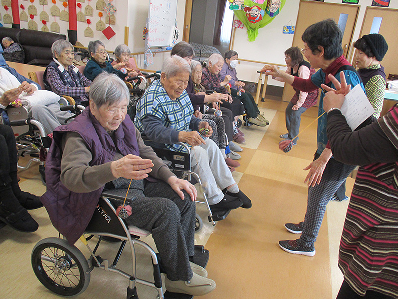 交流訪問(手遊び歌遊び) - 小多機まなぐら南