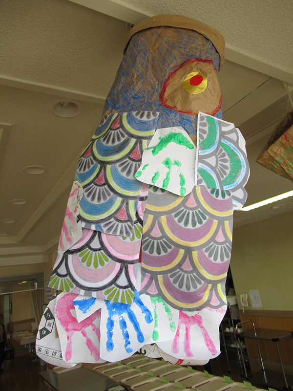 鯉のぼり作り2 - ケアハウス福山