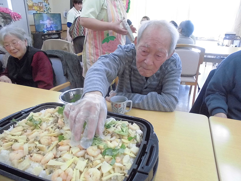 春のパエリア作り③ - デイまなぐら