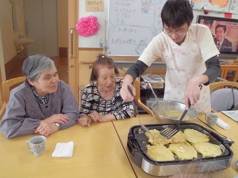 お昼作り『お好み焼き』2 - ショートまなぐら
