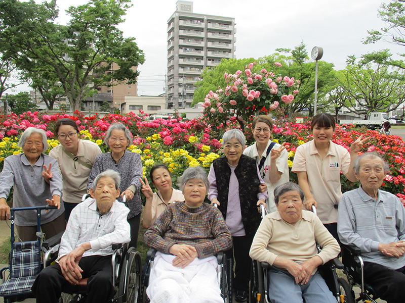 バラ公園 - 小多機まなぐら南