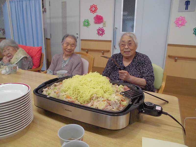 お昼作り『焼きそば』① - ショートまなぐら
