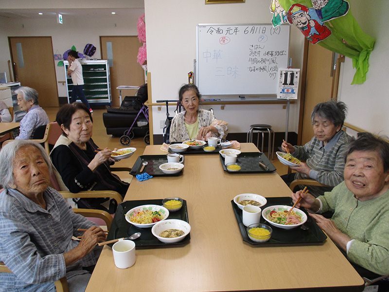 昼食(女性) - 小多機まなぐら南