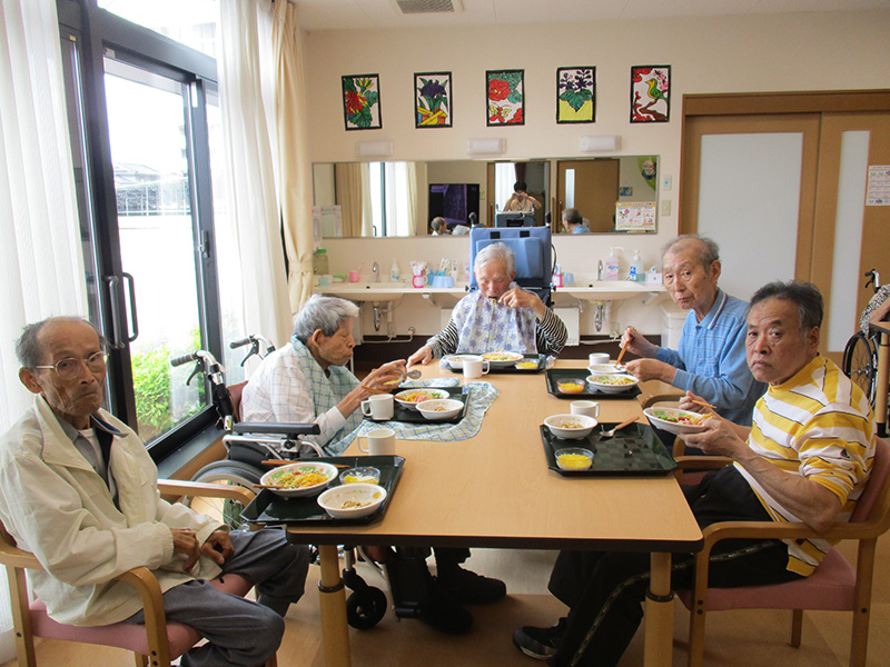 昼食(男性) - 小多機まなぐら南