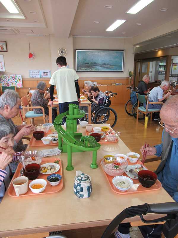 流しそうめん - ケアハウス福山