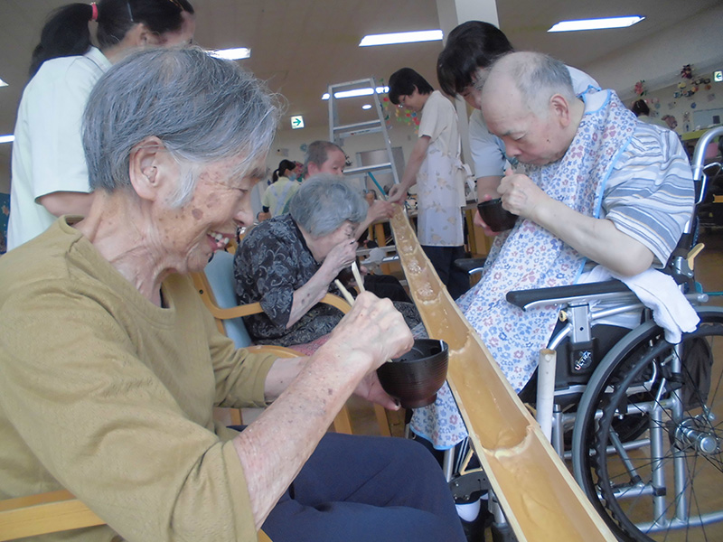 そうめん流し2 - ショートまなぐら
