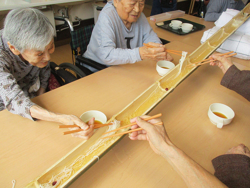 そうめん流し1 - 小多機まなぐら南