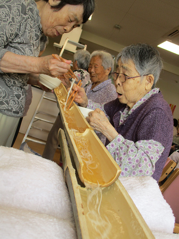 そうめん流し2 - 小多機まなぐら南
