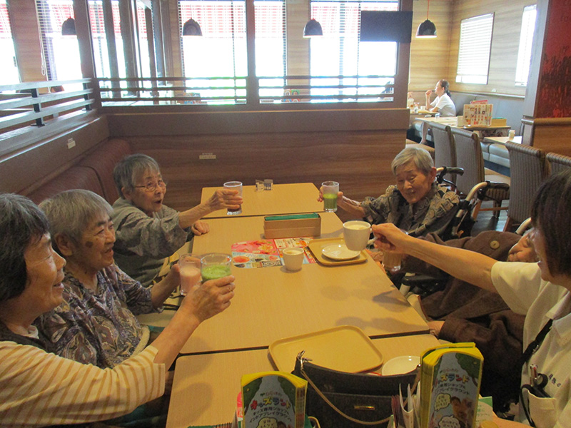 外食(ガスト) - 小多機まなぐら南