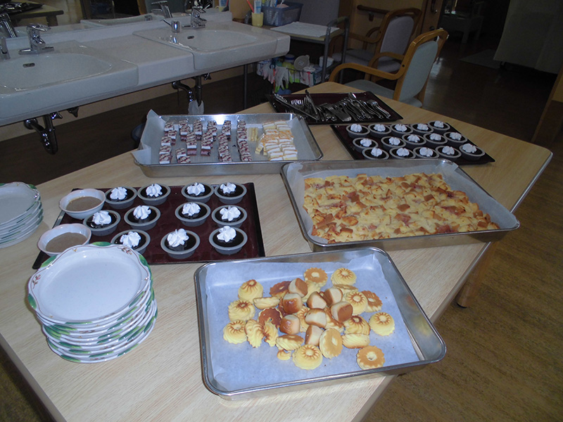 おやつバイキング① - ショートまなぐら