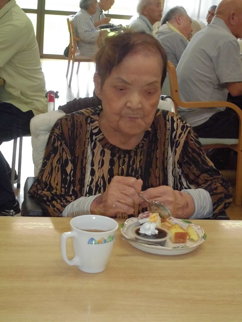 おやつバイキング② - ショートまなぐら