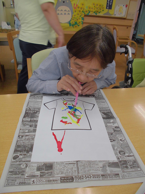 吹き絵でTシャツ② - デイまなぐら