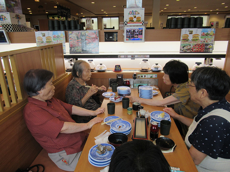 外食行事回転寿司 - ケアハウス福山