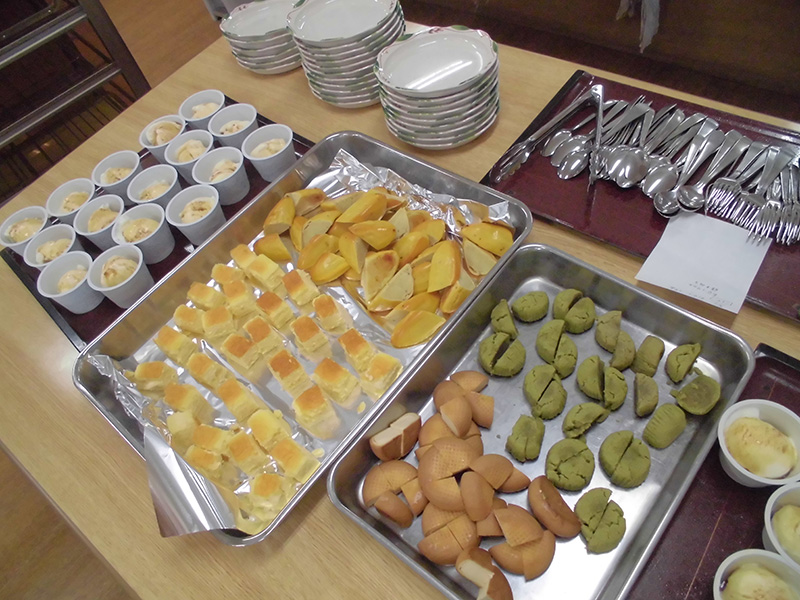 おやつバイキング① - ショートまなぐら