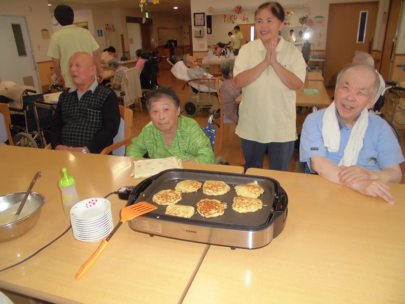 おやつ作り『りんごのパンケーキ』① - ショートまなぐら