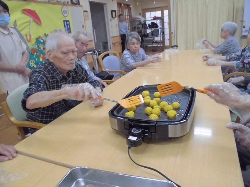かぼちゃのみたらしおやき③ - デイまなぐら