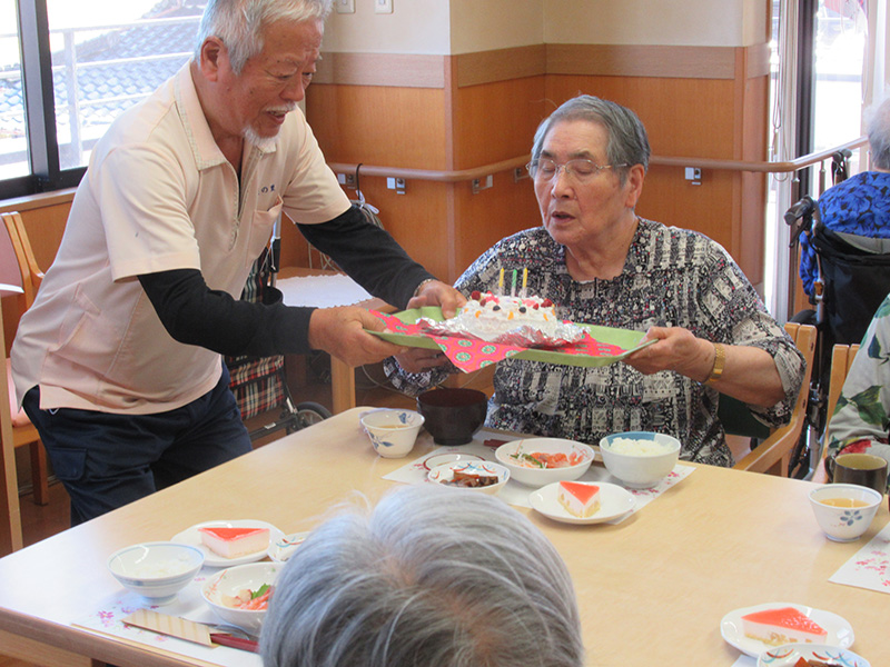 誕生日会1 - ケアハウス福山