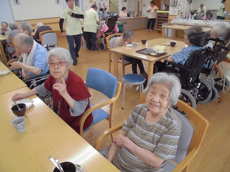 おやつバイキング② - ショートまなぐら