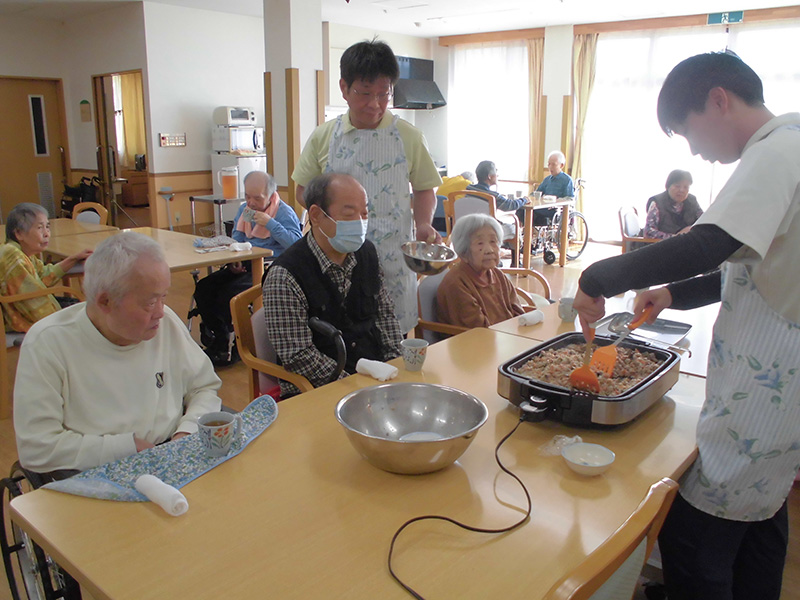 お昼作り『激うま！ドライカレー』① - ショートまなぐら