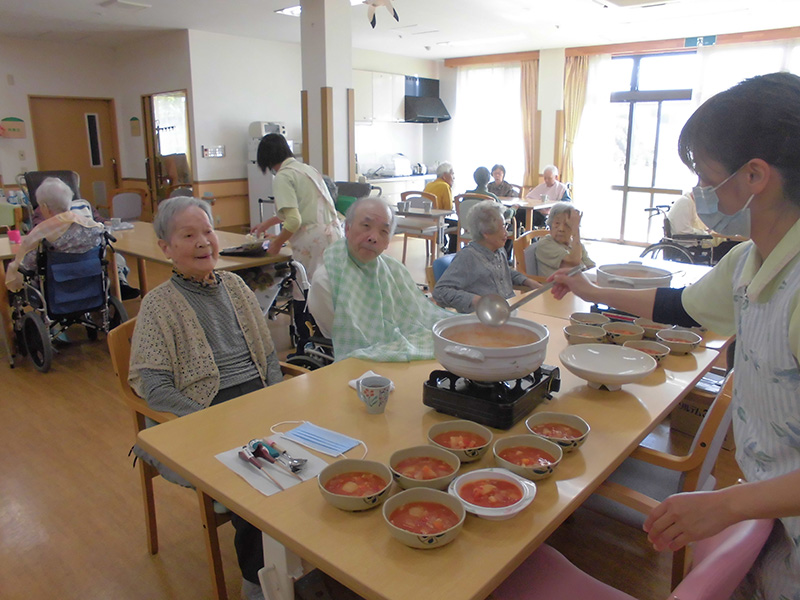 お鍋『具だくさんミネストローネ』① - ショートまなぐら
