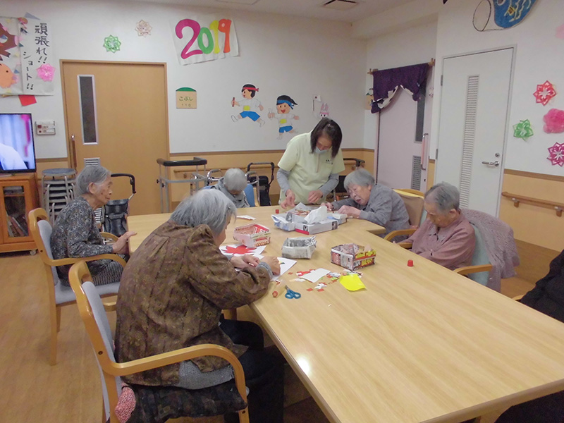 手作業『貼り絵』 - ショートまなぐら