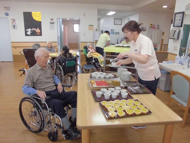 おやつバイキング① - ショートまなぐら