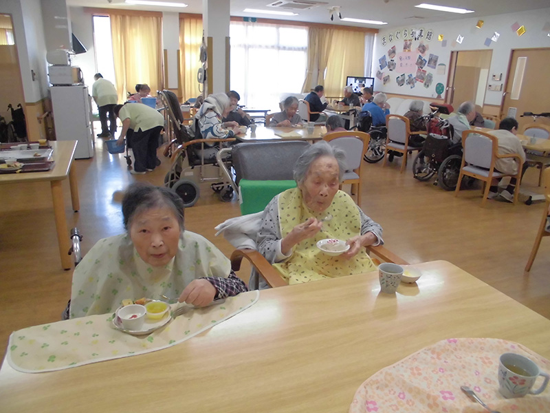 おやつバイキング③ - ショートまなぐら