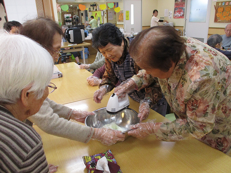 かるかんまんじゅうinサツマイモ餡① - デイまなぐら