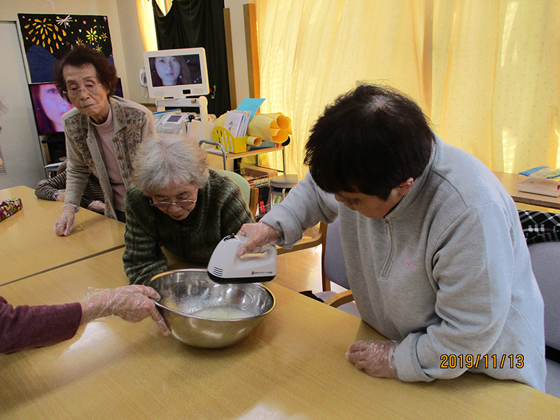 かるかんまんじゅうinサツマイモ餡② - デイまなぐら