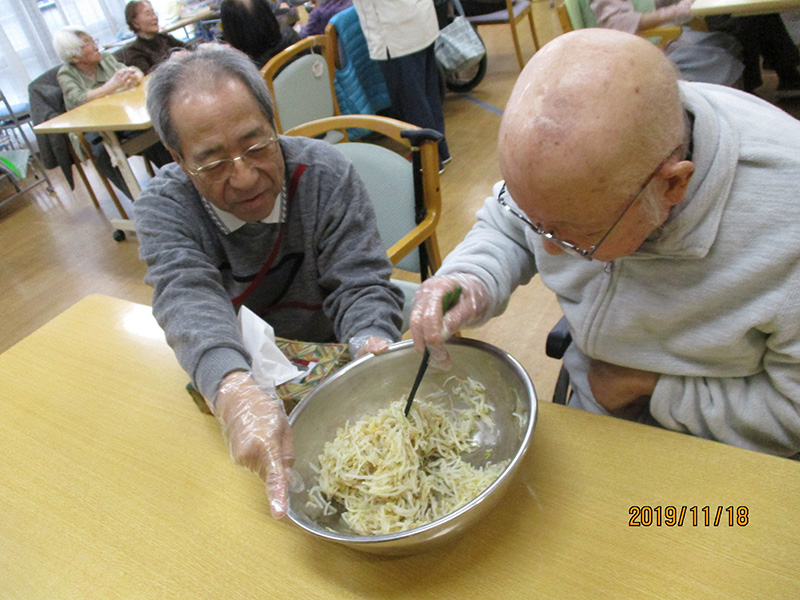 ホットプレートでビビンバ② - デイまなぐら