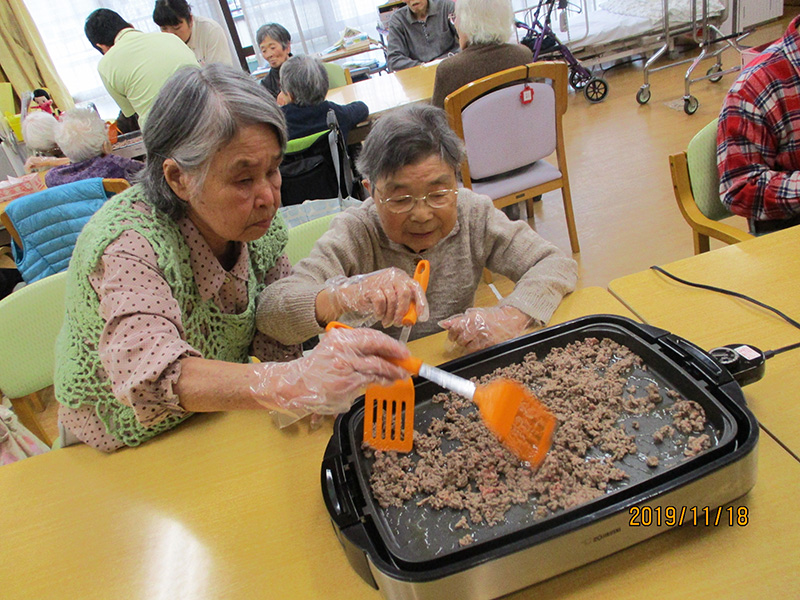 ホットプレートでビビンバ③ - デイまなぐら