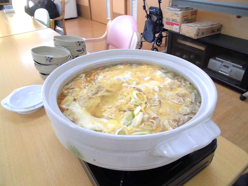 お鍋『豚肉のすき焼き風鍋』① - ショートまなぐら