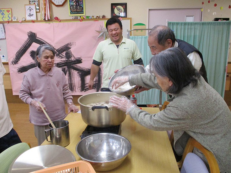 芋煮会③ - デイまなぐら