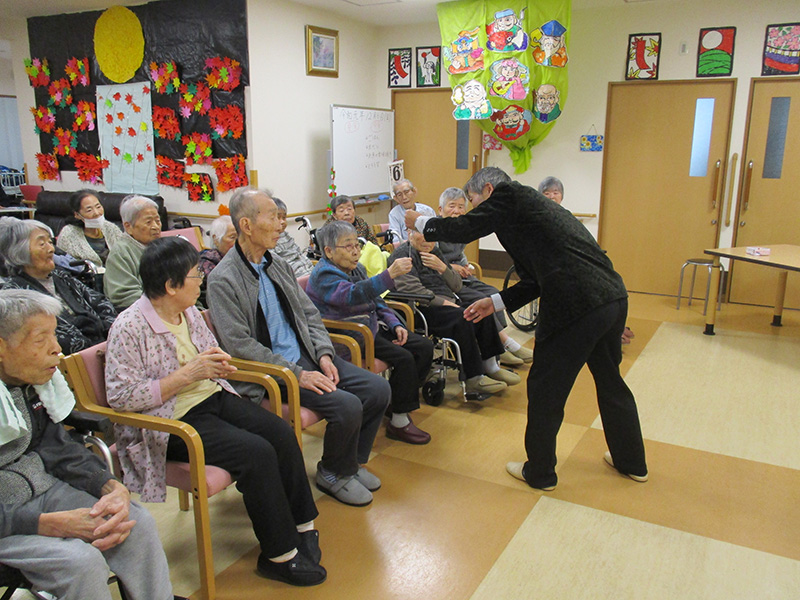 交流訪問(とんぼの会) - 小多機まなぐら南