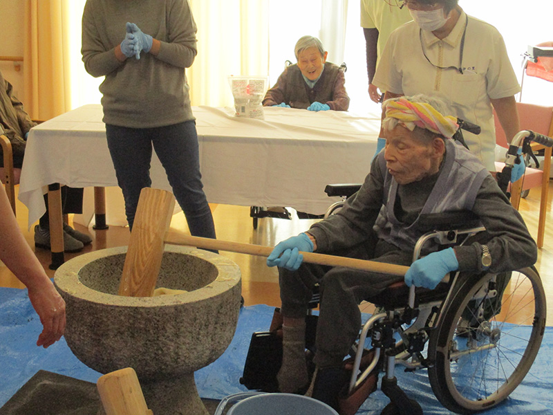 餅つき２ - 小多機まなぐら南