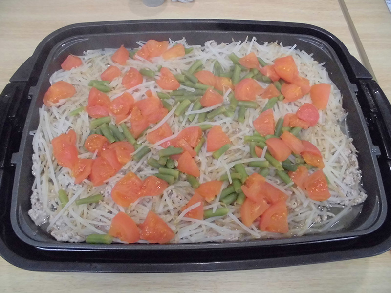 お昼作り『ひき肉とトマトのスパイシー蒸し』1 - ショートまなぐら