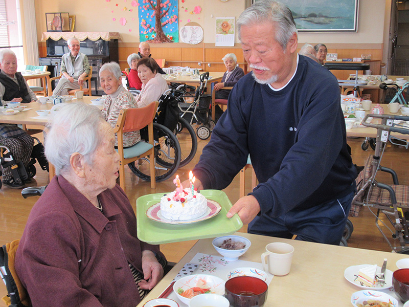 2020年3月誕生日会1 - ケアハウス福山