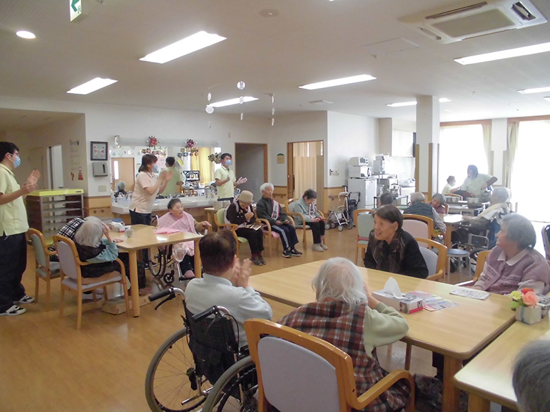 お誕生日会 - ショートまなぐら